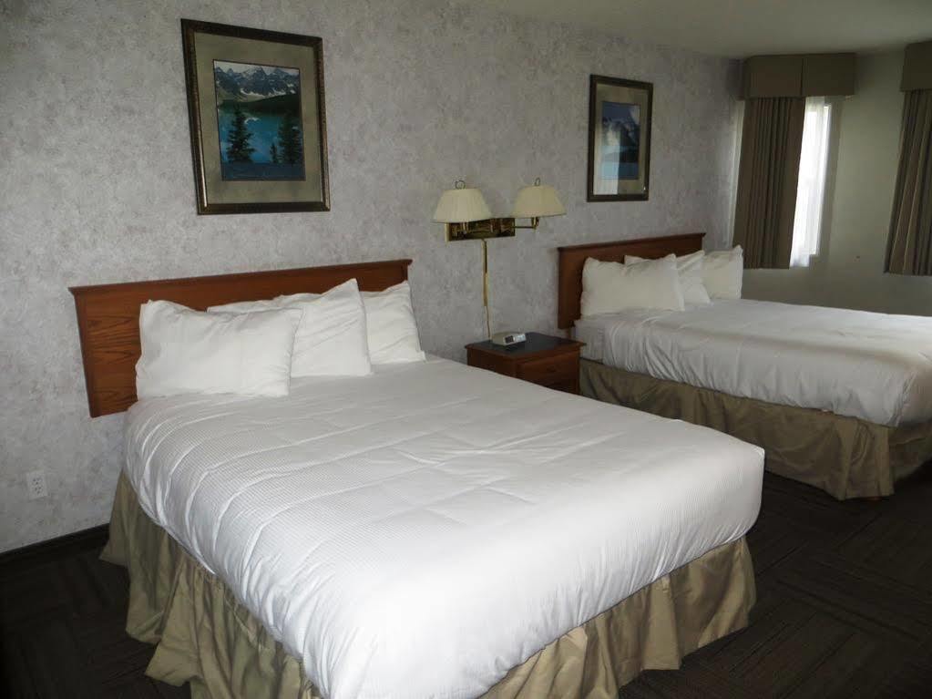 Days Inn By Wyndham Hinton Eksteriør bilde