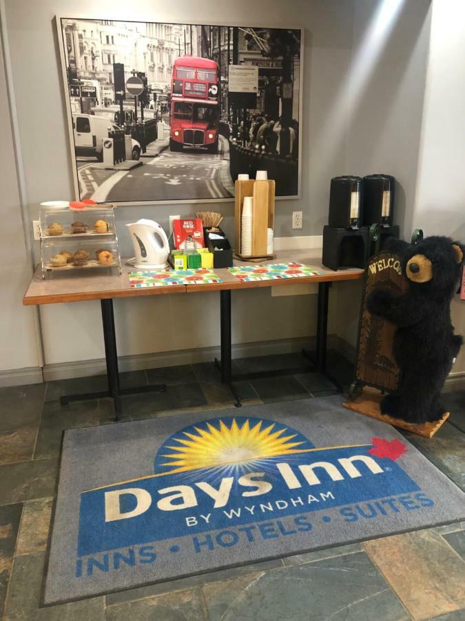 Days Inn By Wyndham Hinton Eksteriør bilde